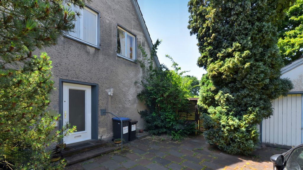 Volksbank Immobilien Niederrhein GmbH - Immobilienangebot - Moers / Kapellen - Alle - Kapellen: Rohdiamant auf parkähnlichem Grundstück in Top-Lage!