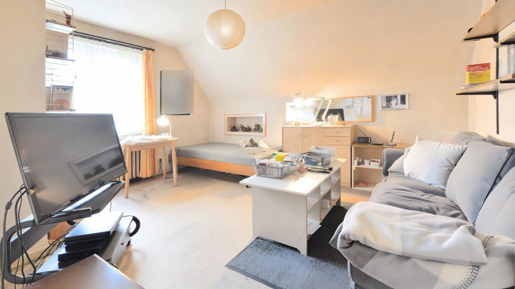 Volksbank Immobilien Niederrhein GmbH - Immobilienangebot - Moers / Kapellen - Alle - Kapellen: Rohdiamant auf parkähnlichem Grundstück in Top-Lage!