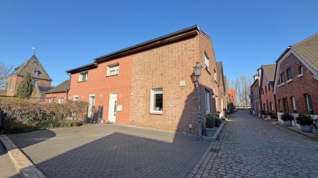 Volksbank Immobilien Niederrhein GmbH - Immobilienangebot - Hünxe - Alle - Großzügiges Einfamilienhaus mit historischem Charme in zentraler Lage von Krudenburg