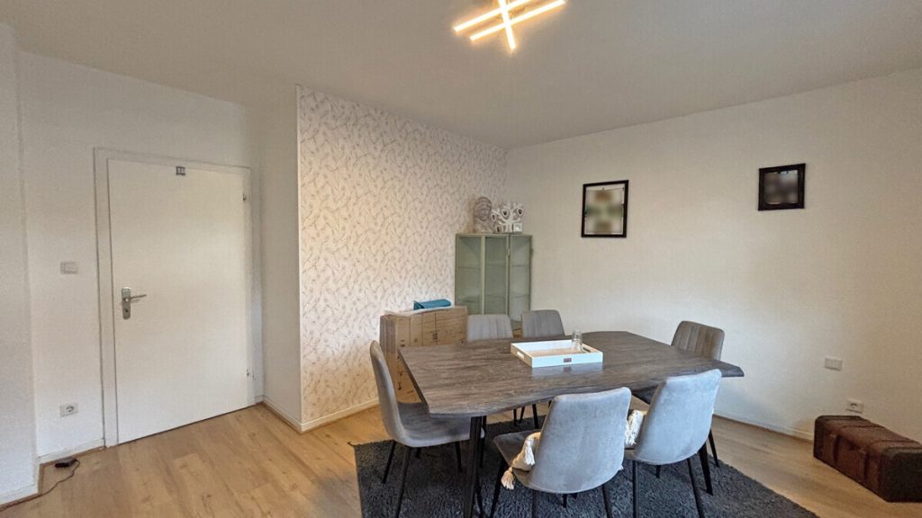Volksbank Immobilien Niederrhein GmbH - Immobilienangebot - Voerde - Alle - Gepflegtes Zweifamilienhaus in Voerde-Spellen mit großem Grundstück!