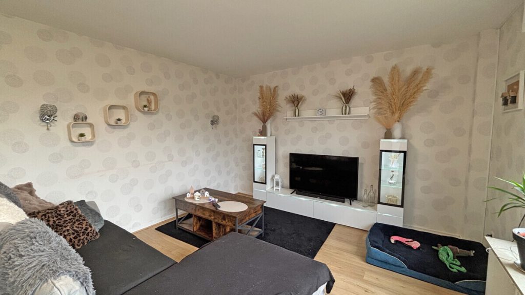Volksbank Immobilien Niederrhein GmbH - Immobilienangebot - Voerde - Alle - Gepflegtes Zweifamilienhaus in Voerde-Spellen mit großem Grundstück!