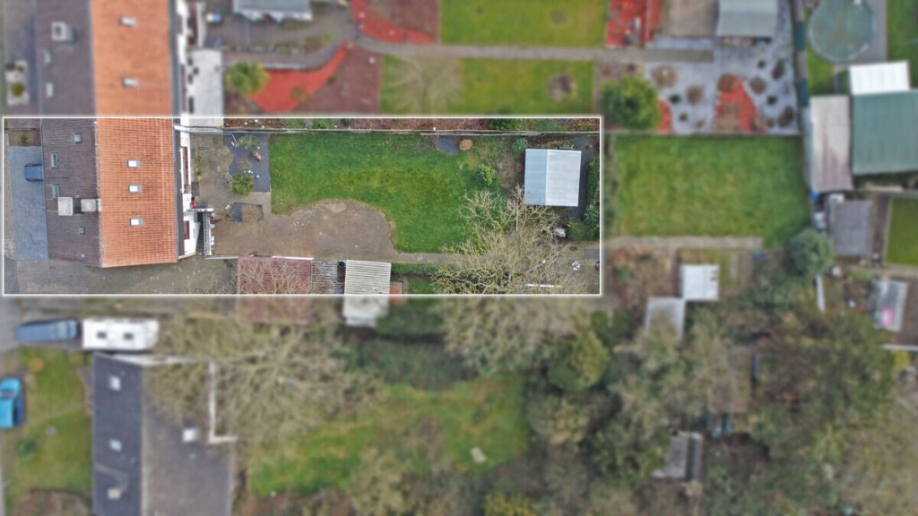 Volksbank Immobilien Niederrhein GmbH - Immobilienangebot - Voerde - Alle - Gepflegtes Zweifamilienhaus in Voerde-Spellen mit großem Grundstück!