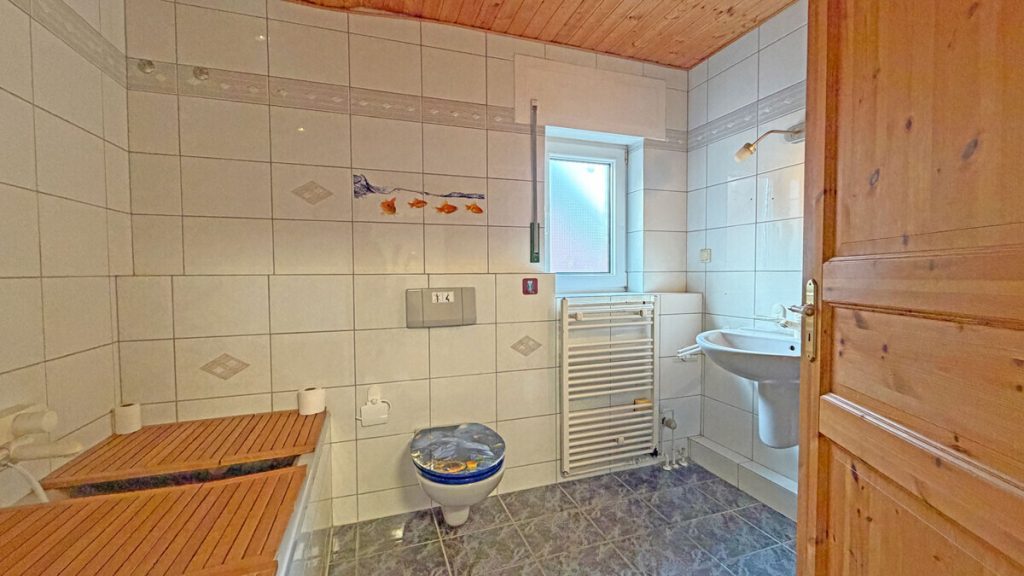 Volksbank Immobilien Niederrhein GmbH - Immobilienangebot - Wesel - Alle - Reihenmittelhaus mit großem Potenzial in attraktiver Lage von Wesel-Büderich!