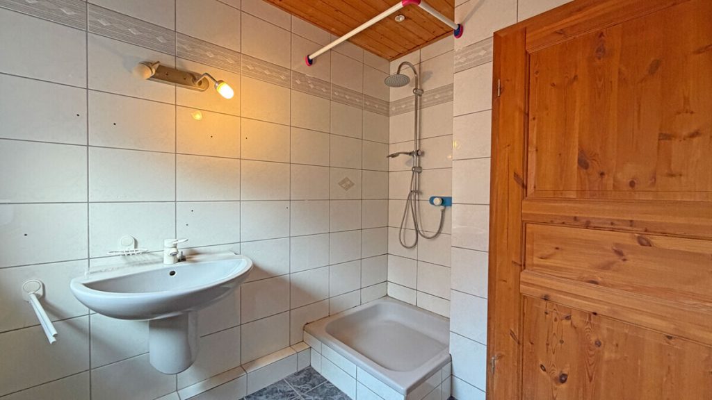 Volksbank Immobilien Niederrhein GmbH - Immobilienangebot - Wesel - Alle - Reihenmittelhaus mit großem Potenzial in attraktiver Lage von Wesel-Büderich!