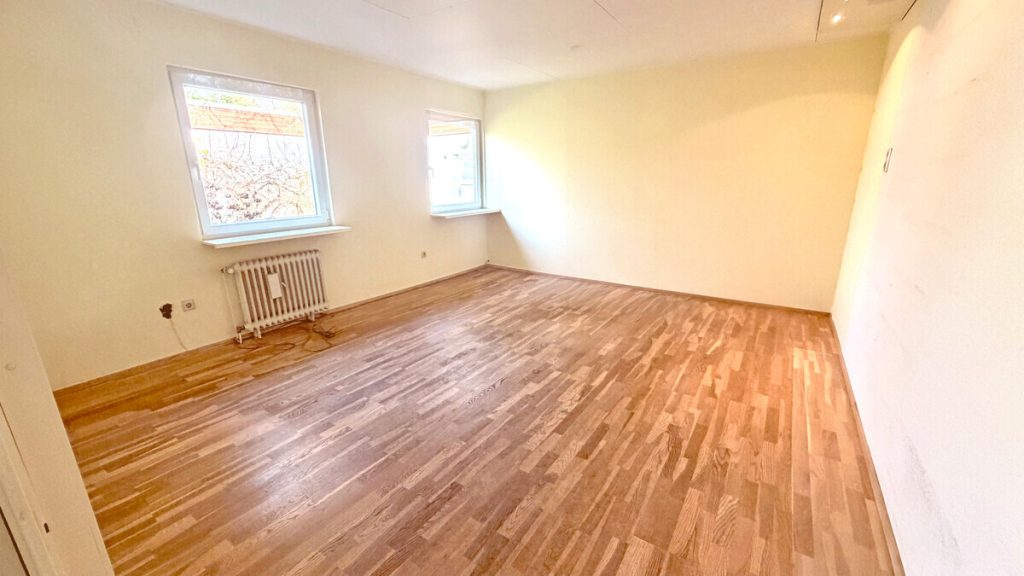 Volksbank Immobilien Niederrhein GmbH - Immobilienangebot - Moers - Alle - Moers-Utfort: Einfamilienhaus mit großem Süd-West-Grundstück!