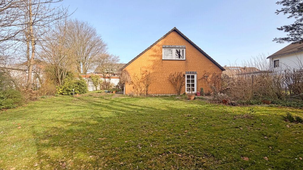Volksbank Immobilien Niederrhein GmbH - Immobilienangebot - Moers - Alle - Moers-Utfort: Einfamilienhaus mit großem Süd-West-Grundstück!