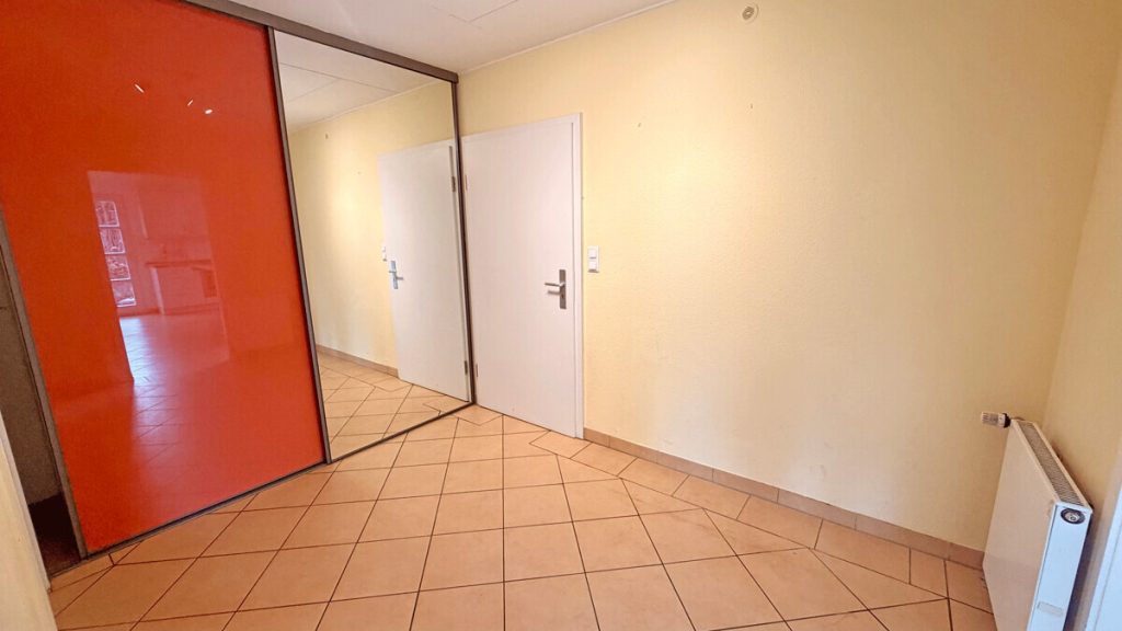 Volksbank Immobilien Niederrhein GmbH - Immobilienangebot - Moers - Alle - Moers-Utfort: Einfamilienhaus mit großem Süd-West-Grundstück!