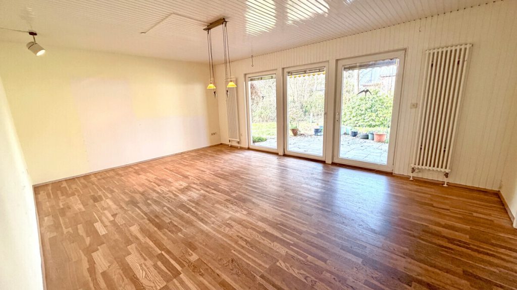 Volksbank Immobilien Niederrhein GmbH - Immobilienangebot - Moers - Alle - Moers-Utfort: Einfamilienhaus mit großem Süd-West-Grundstück!