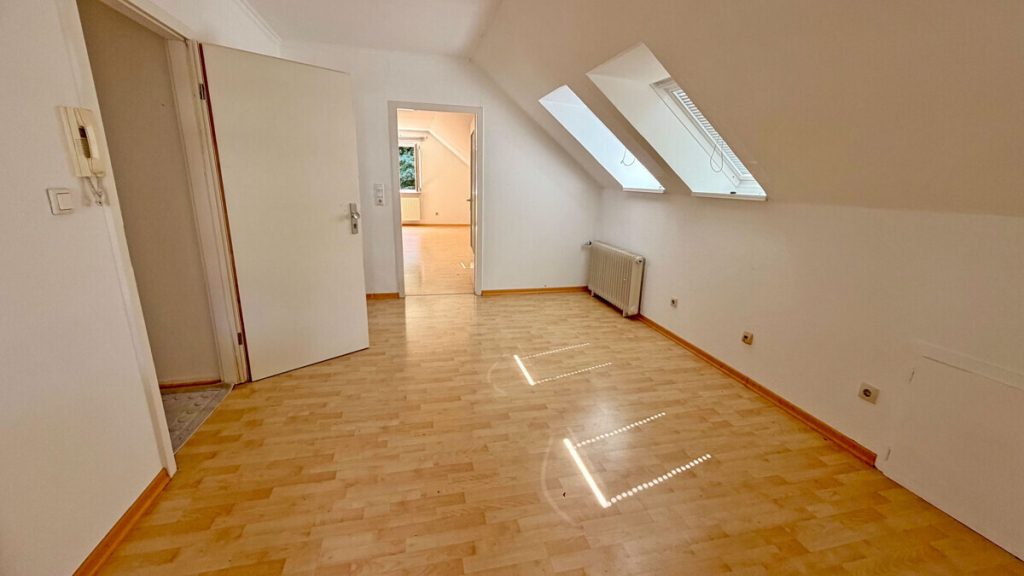 Volksbank Immobilien Niederrhein GmbH - Immobilienangebot - Moers - Alle - Moers-Utfort: Einfamilienhaus mit großem Süd-West-Grundstück!