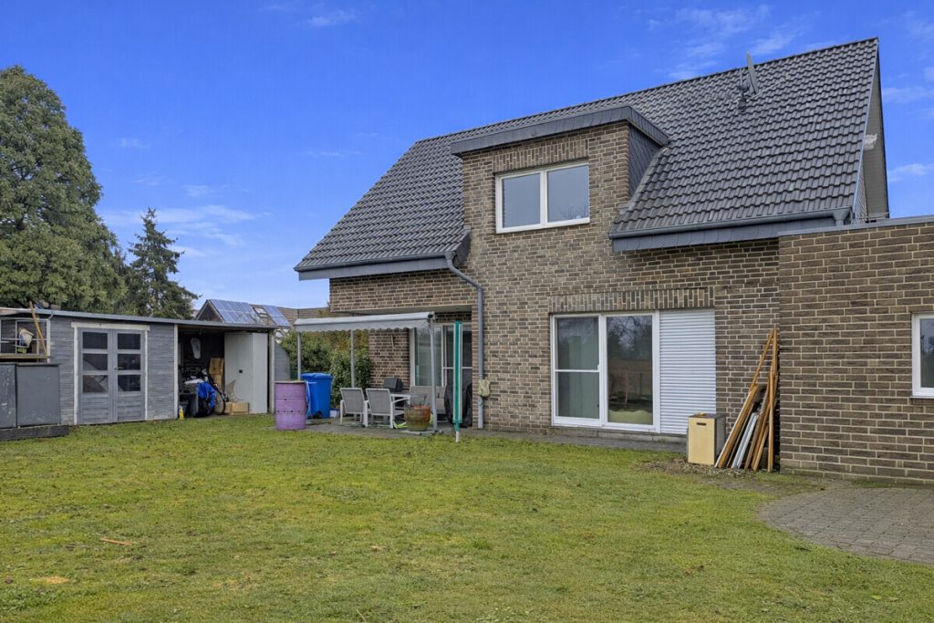 Volksbank Immobilien Niederrhein GmbH - Immobilienangebot - Hamminkeln - Alle - Neuwertiges, vermietetes Einfamilienhaus mit Weitblick in Hamminkeln-Brünen