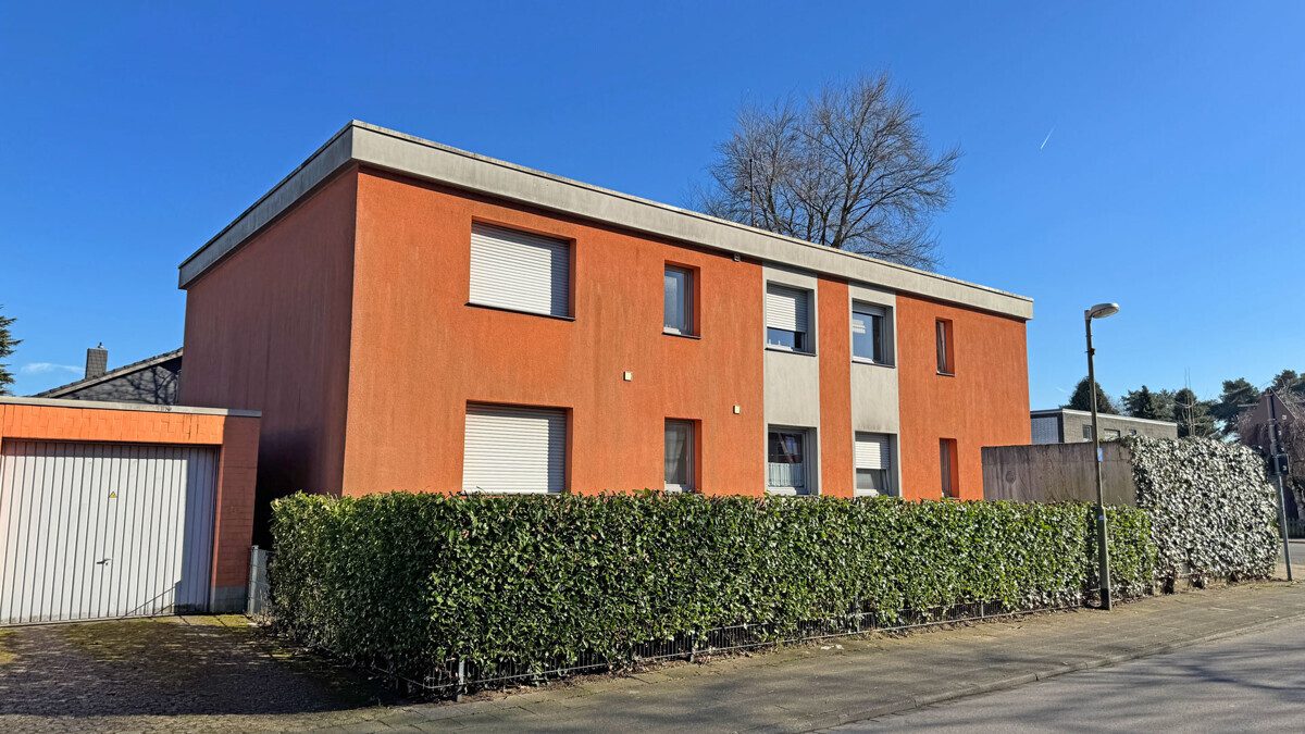 Volksbank Immobilien Niederrhein GmbH - Immobilienangebot - Wesel - Alle - Kapitalanlage mit Perspektive - Gepflegtes Mehrfamilienhaus mit 5 Garagen in Wesel-Obrighoven!
