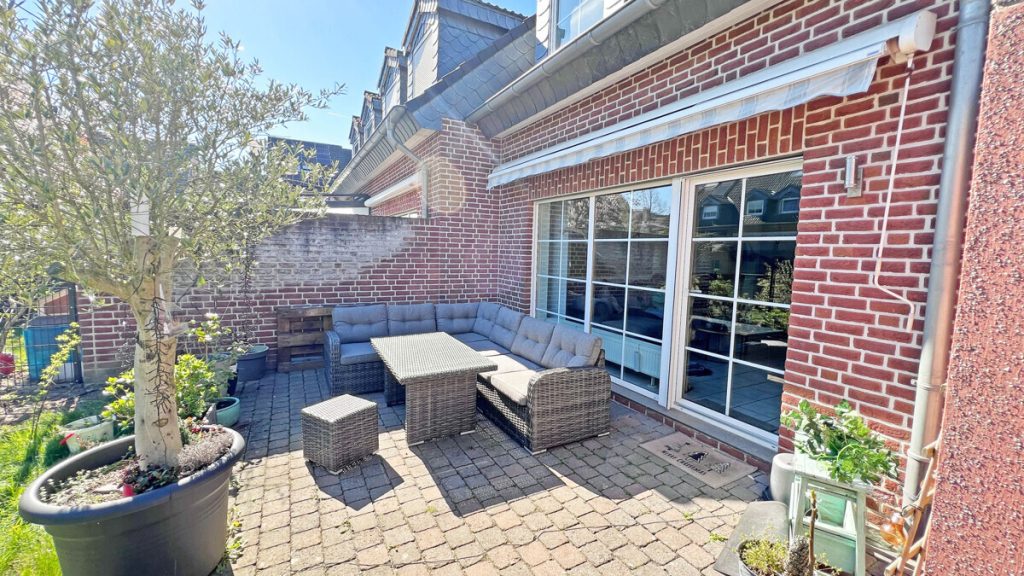Volksbank Immobilien Niederrhein GmbH - Immobilienangebot - Rheinberg - Alle - Ihr neues Zuhause in Rheinberg: Modernes Reihenendhaus mit Garten, Garage & viel Platz für Familien!