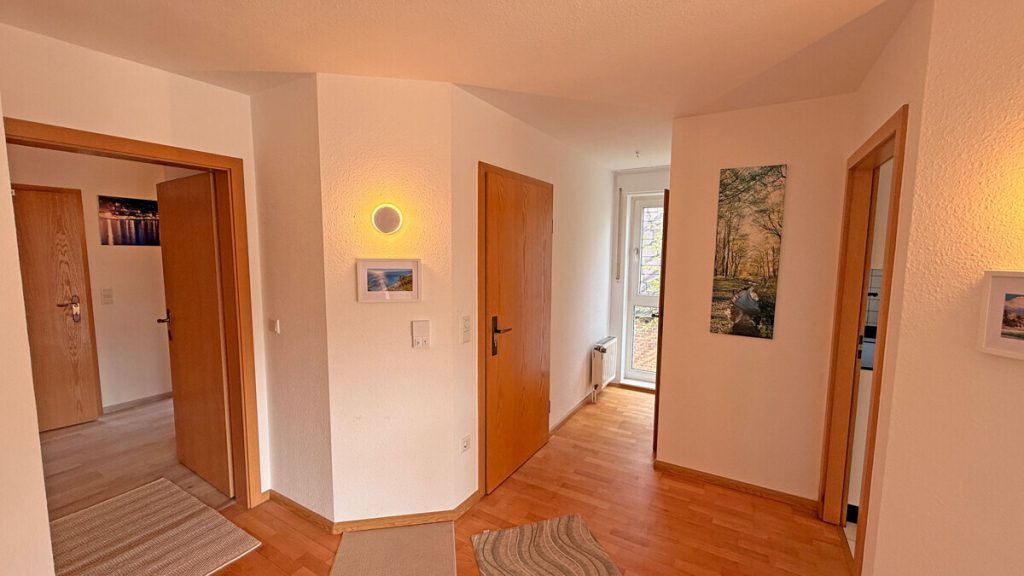 Volksbank Immobilien Niederrhein GmbH - Immobilienangebot - Dinslaken - Alle - Gepflegte Etagenwohnung mit Balkon und TG-Stellplatz in begehrter Lage von Dinslaken-Eppinghoven!