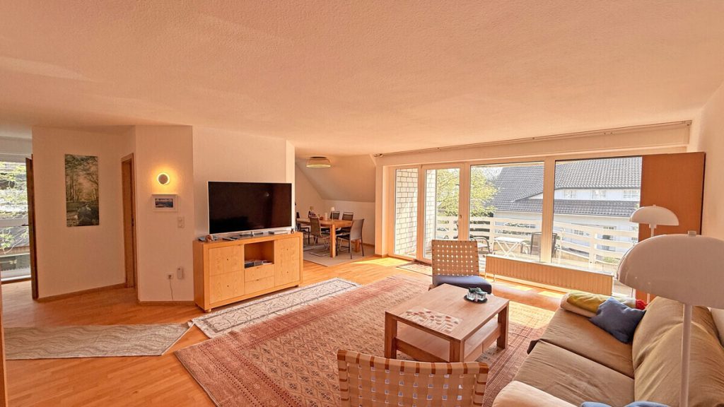 Volksbank Immobilien Niederrhein GmbH - Immobilienangebot - Dinslaken - Alle - Gepflegte Etagenwohnung mit Balkon und TG-Stellplatz in begehrter Lage von Dinslaken-Eppinghoven!