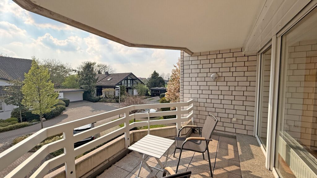 Volksbank Immobilien Niederrhein GmbH - Immobilienangebot - Dinslaken - Alle - Gepflegte Etagenwohnung mit Balkon und TG-Stellplatz in begehrter Lage von Dinslaken-Eppinghoven!