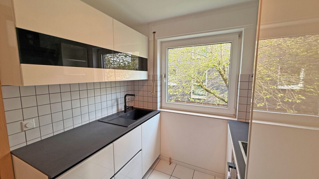 Volksbank Immobilien Niederrhein GmbH - Immobilienangebot - Dinslaken - Alle - Gepflegte Etagenwohnung mit Balkon und TG-Stellplatz in begehrter Lage von Dinslaken-Eppinghoven!