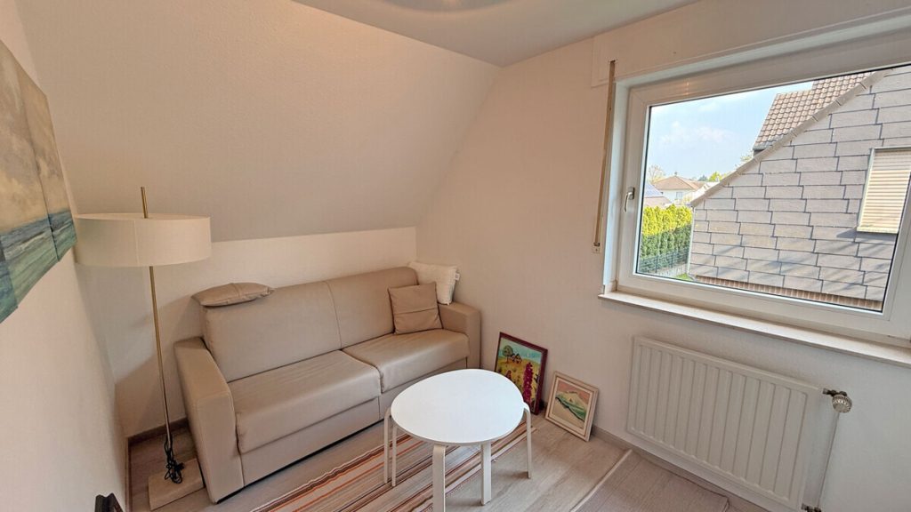 Volksbank Immobilien Niederrhein GmbH - Immobilienangebot - Dinslaken - Alle - Gepflegte Etagenwohnung mit Balkon und TG-Stellplatz in begehrter Lage von Dinslaken-Eppinghoven!