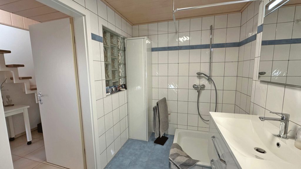 Volksbank Immobilien Niederrhein GmbH - Immobilienangebot - Hamminkeln - Alle - Vielseitiges Wohnen: Gepflegtes Mehrfamilienhaus mit 3 Wohneinheiten in Mehrhoog