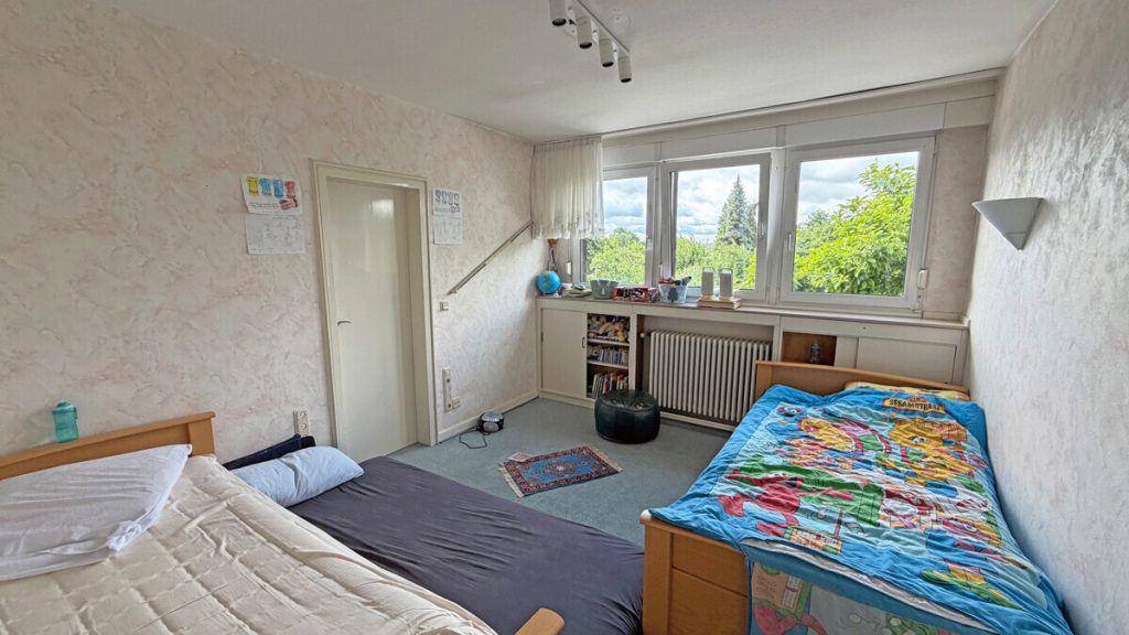 Volksbank Immobilien Niederrhein GmbH - Immobilienangebot - Moers - Alle - Wohnen mit viel Platz und Potenzial auf außergewöhnlichem Grundstück in Moers