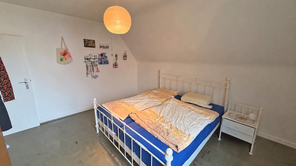 Volksbank Immobilien Niederrhein GmbH - Immobilienangebot - Moers - Alle - Wohnen mit viel Platz und Potenzial auf außergewöhnlichem Grundstück in Moers