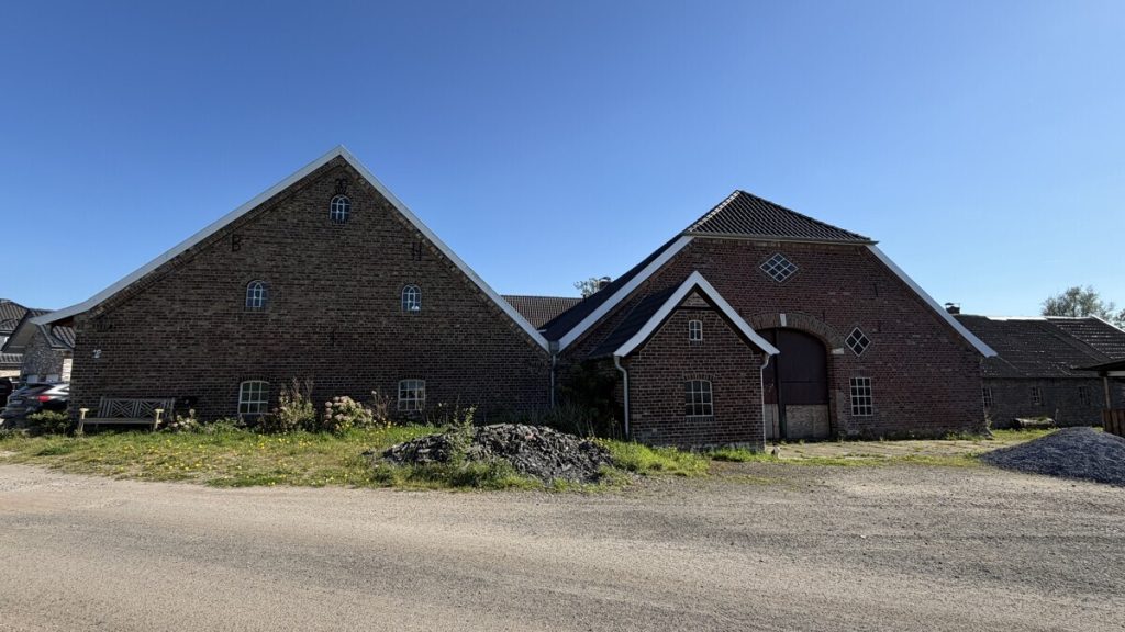 Volksbank Immobilien Niederrhein GmbH - Immobilienangebot - Hamminkeln - Alle - Historisches Gutshaus auf ehemaligem Freihof – außergewöhnliches Anwesen mit Weitblick über Brünen