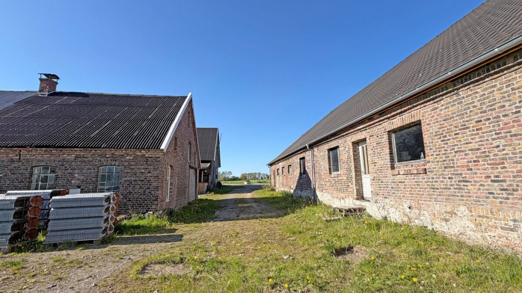 Volksbank Immobilien Niederrhein GmbH - Immobilienangebot - Hamminkeln - Alle - Historisches Gutshaus auf ehemaligem Freihof – außergewöhnliches Anwesen mit Weitblick über Brünen