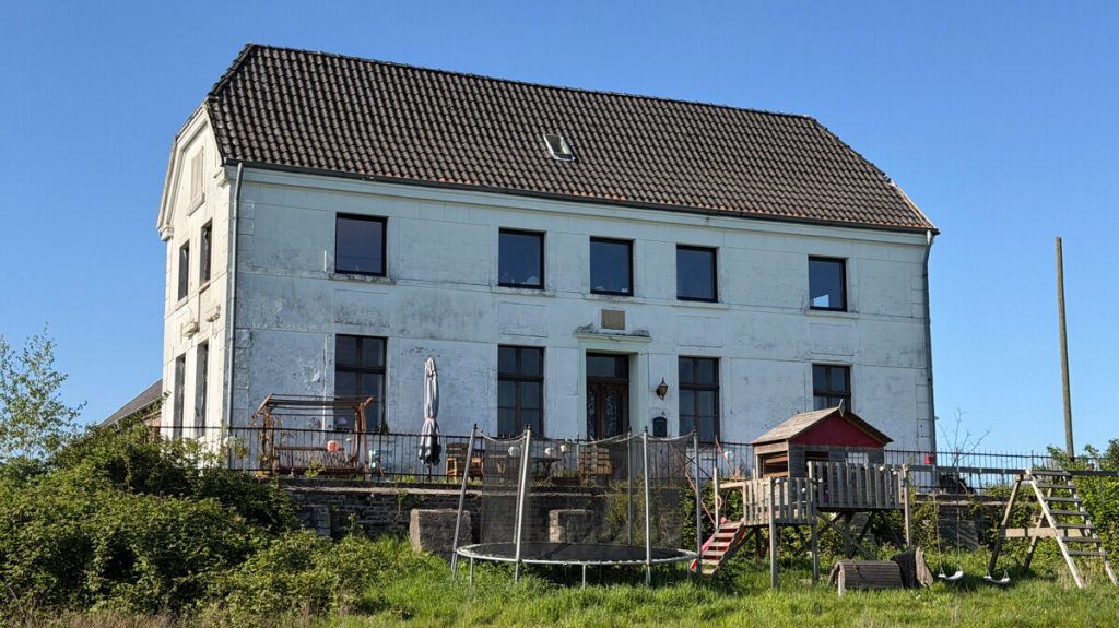 Volksbank Immobilien Niederrhein GmbH - Immobilienangebot - Hamminkeln - Alle - Historisches Gutshaus auf ehemaligem Freihof – außergewöhnliches Anwesen mit Weitblick über Brünen