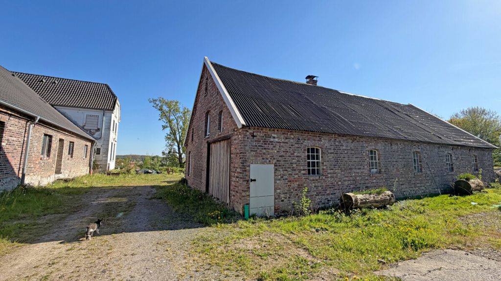 Volksbank Immobilien Niederrhein GmbH - Immobilienangebot - Hamminkeln - Alle - Historisches Gutshaus auf ehemaligem Freihof – außergewöhnliches Anwesen mit Weitblick über Brünen