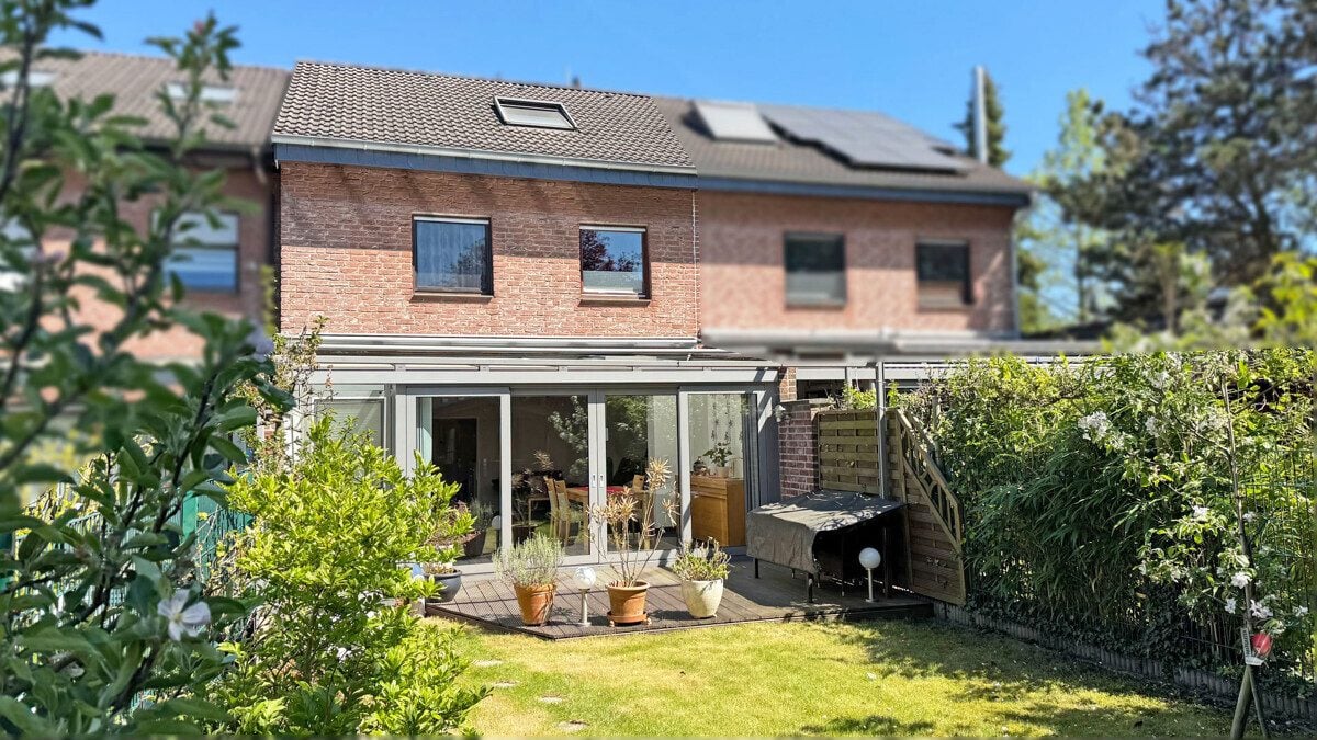 Volksbank Immobilien Niederrhein GmbH - Immobilienangebot - Voerde - Alle - Saniertes Reihenmittelhaus mit Wintergarten in begehrter Lage von Voerde-Friedrichsfeld