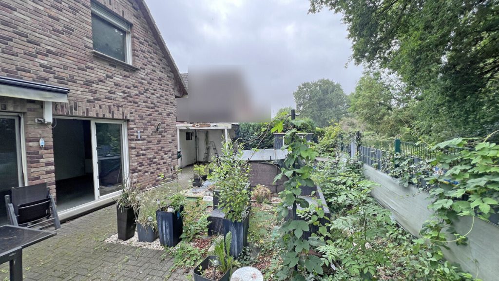 Volksbank Immobilien Niederrhein GmbH - Immobilienangebot - Kamp-Lintfort - Alle - Ruhig wohnen, entspannt leben - Gepflegte Doppelhaushälfte mit Garten und Garage in Kamp-Lintfort!