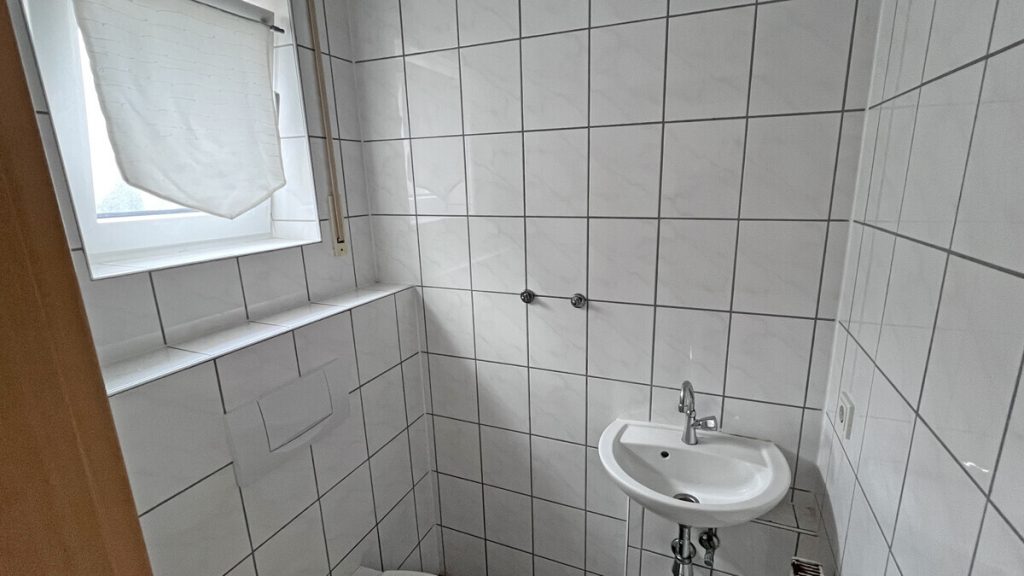 Volksbank Immobilien Niederrhein GmbH - Immobilienangebot - Kamp-Lintfort - Alle - Ruhig wohnen, entspannt leben - Gepflegte Doppelhaushälfte mit Garten und Garage in Kamp-Lintfort!
