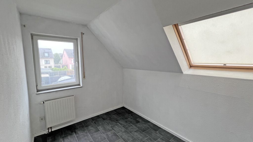 Volksbank Immobilien Niederrhein GmbH - Immobilienangebot - Kamp-Lintfort - Alle - Ruhig wohnen, entspannt leben - Gepflegte Doppelhaushälfte mit Garten und Garage in Kamp-Lintfort!