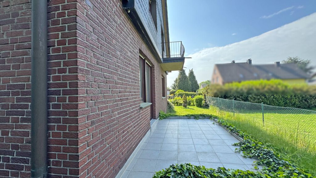 Volksbank Immobilien Niederrhein GmbH - Immobilienangebot - Voerde - Alle - Gepflegtes Einfamilienhaus mit großem Grundstück und möglicher Neubauperspektive in Voerde-Stockum!