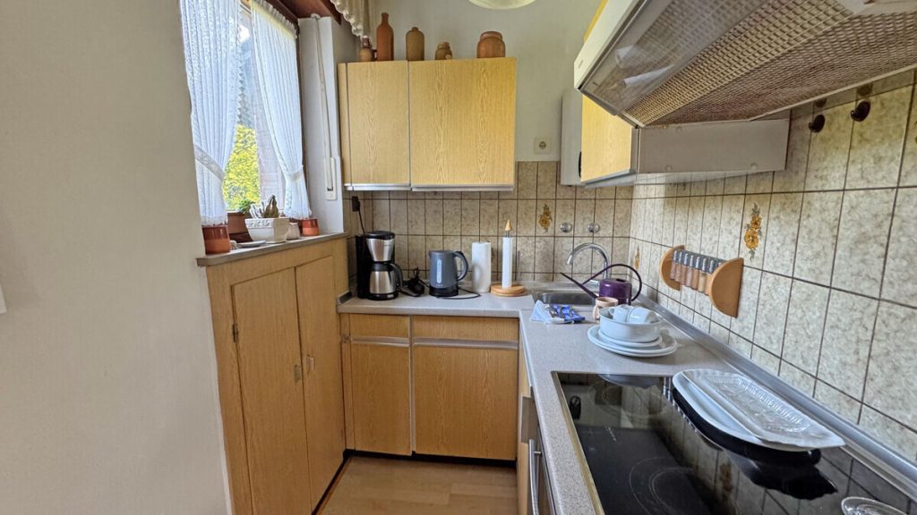 Volksbank Immobilien Niederrhein GmbH - Immobilienangebot - Voerde - Alle - Gepflegtes Einfamilienhaus mit großem Grundstück und möglicher Neubauperspektive in Voerde-Stockum!