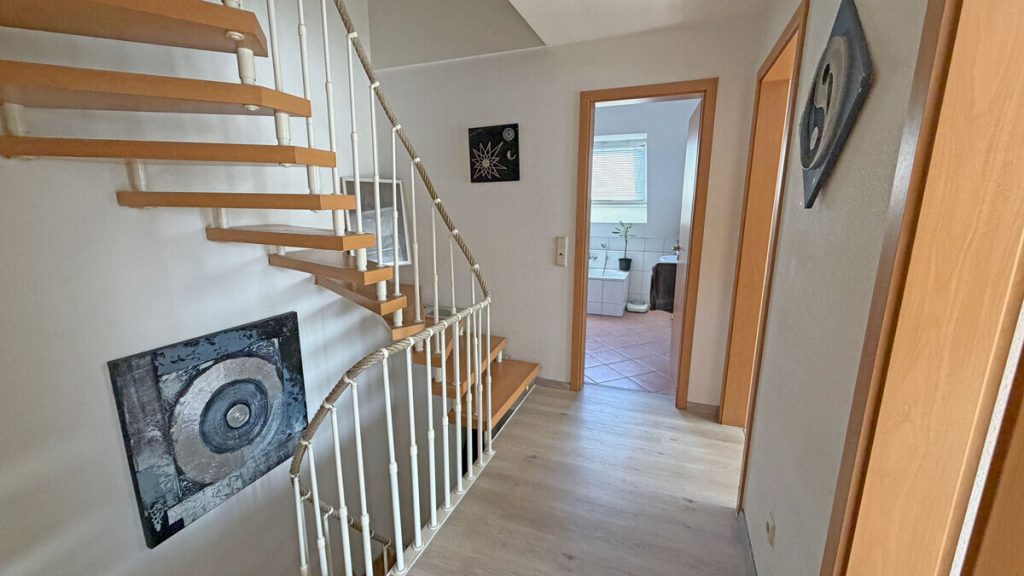 Volksbank Immobilien Niederrhein GmbH - Immobilienangebot - Hamminkeln - Alle - Wohnen in ruhiger Wohlfühllage – gepflegte Doppelhaushälfte in Hamminkeln