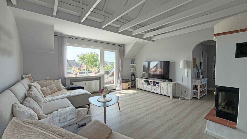 Volksbank Immobilien Niederrhein GmbH - Immobilienangebot - Alpen - Alle - Über den Dächern von Alpen: Großzügige Dachgeschosswohnung mit vielen Extras!