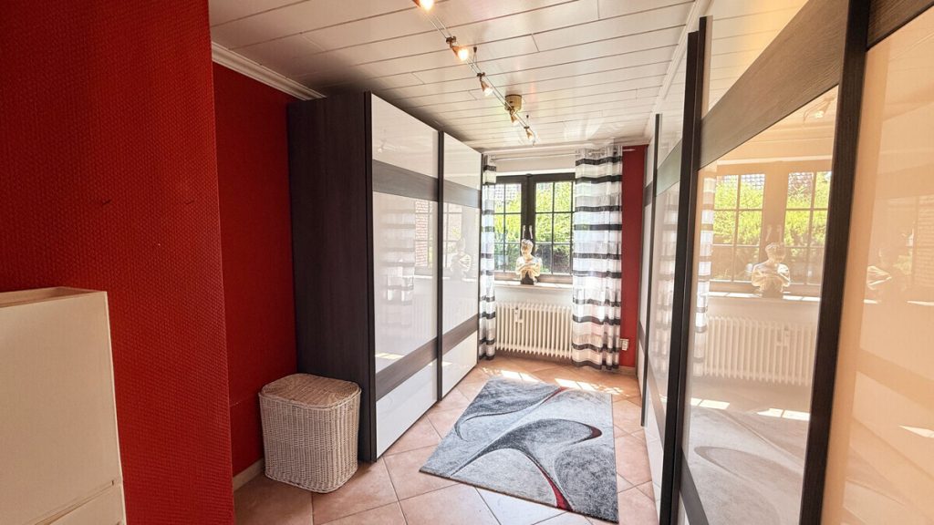 Volksbank Immobilien Niederrhein GmbH - Immobilienangebot - Dinslaken - Alle - Einfamilienhaus mit Einliegerwohnung in ruhiger Wohnlage von Dinslaken-Eppinghoven!