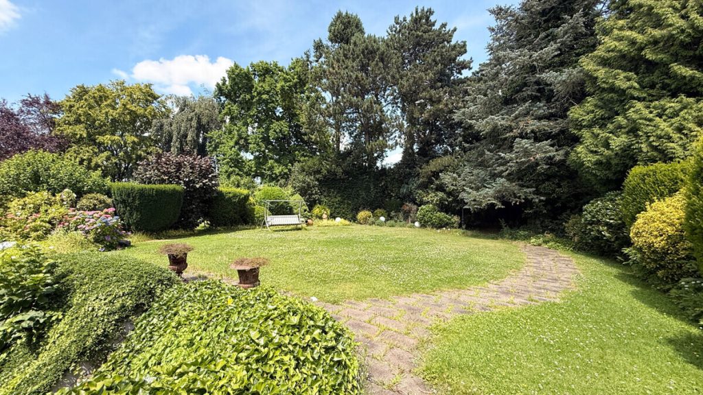 Volksbank Immobilien Niederrhein GmbH - Immobilienangebot - Dinslaken - Alle - Einfamilienhaus mit Einliegerwohnung in ruhiger Wohnlage von Dinslaken-Eppinghoven!