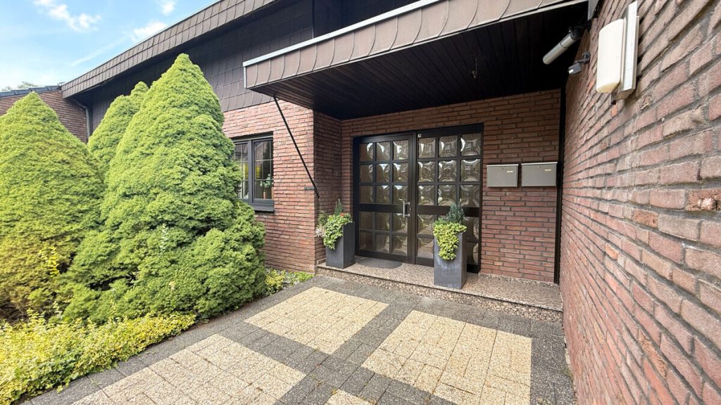 Volksbank Immobilien Niederrhein GmbH - Immobilienangebot - Dinslaken - Alle - Einfamilienhaus mit Einliegerwohnung in ruhiger Wohnlage von Dinslaken-Eppinghoven!