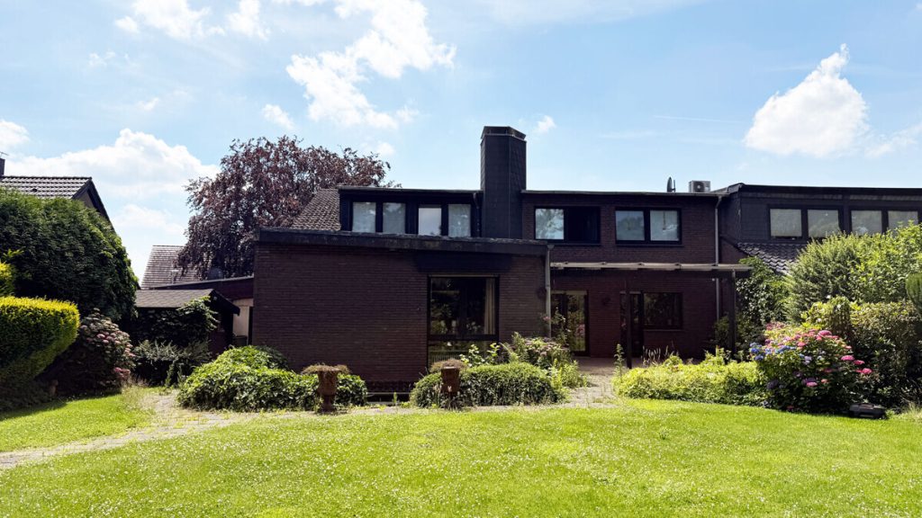 Volksbank Immobilien Niederrhein GmbH - Immobilienangebot - Dinslaken - Alle - Einfamilienhaus mit Einliegerwohnung in ruhiger Wohnlage von Dinslaken-Eppinghoven!
