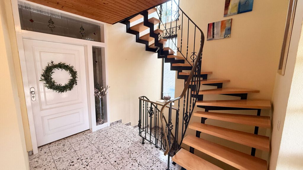 Volksbank Immobilien Niederrhein GmbH - Immobilienangebot - Dinslaken - Alle - Einfamilienhaus mit Einliegerwohnung in ruhiger Wohnlage von Dinslaken-Eppinghoven!