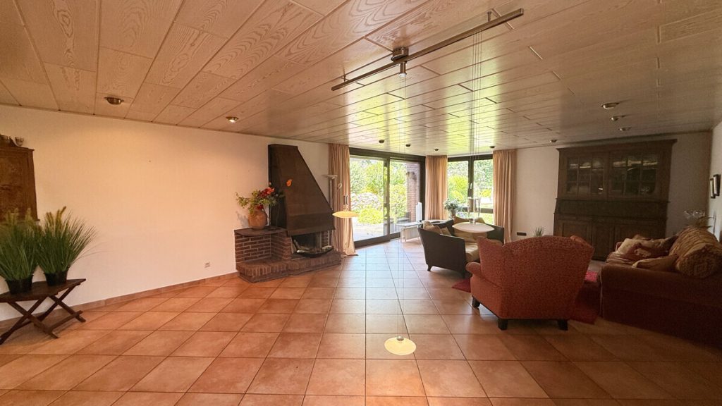 Volksbank Immobilien Niederrhein GmbH - Immobilienangebot - Dinslaken - Alle - Einfamilienhaus mit Einliegerwohnung in ruhiger Wohnlage von Dinslaken-Eppinghoven!