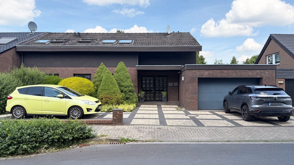 Volksbank Immobilien Niederrhein GmbH - Immobilienangebot - Dinslaken - Alle - Einfamilienhaus mit Einliegerwohnung in ruhiger Wohnlage von Dinslaken-Eppinghoven!