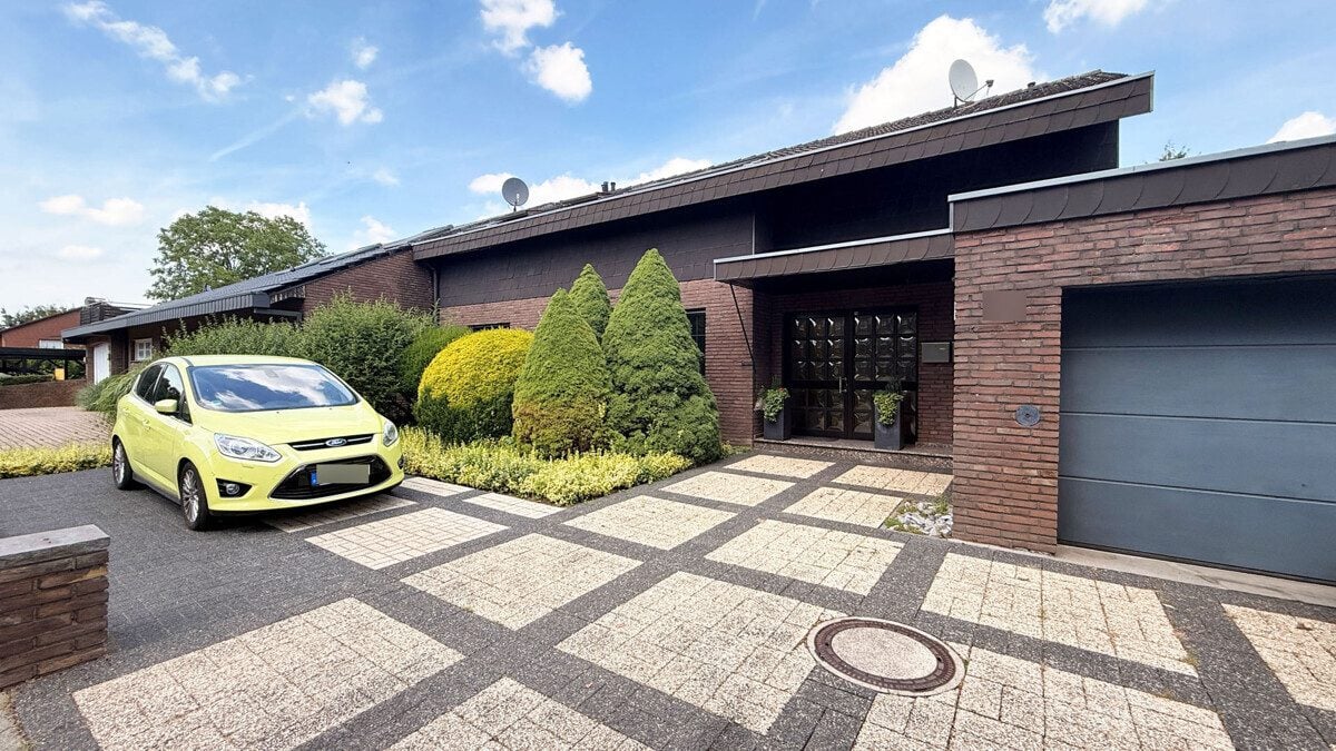 Volksbank Immobilien Niederrhein GmbH - Immobilienangebot - Dinslaken - Alle - Einfamilienhaus mit Einliegerwohnung in ruhiger Wohnlage von Dinslaken-Eppinghoven!
