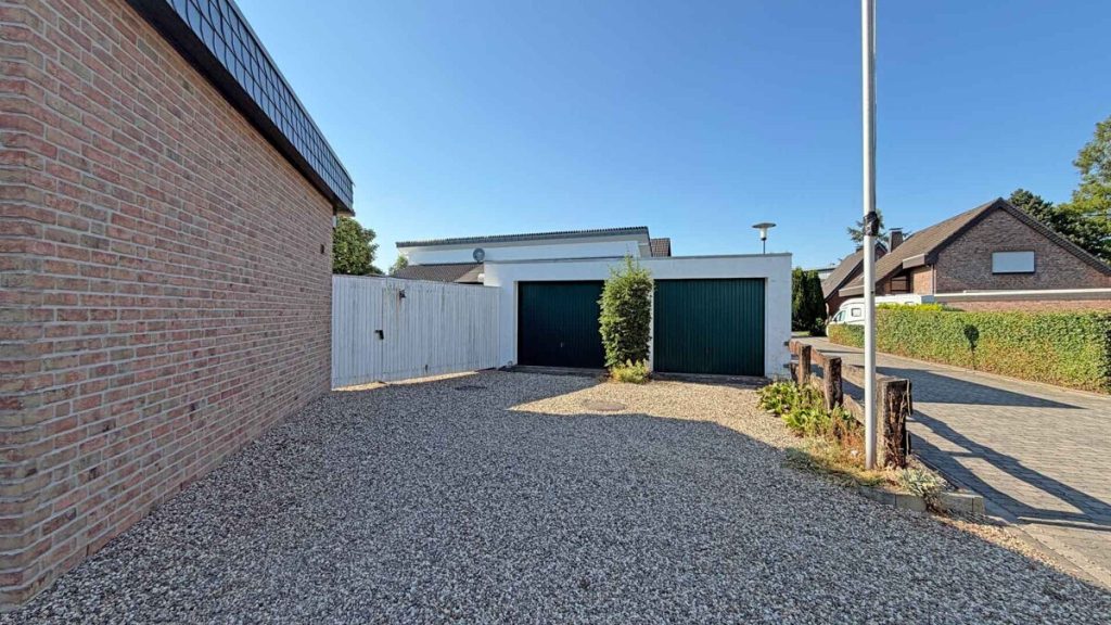 Volksbank Immobilien Niederrhein GmbH - Immobilienangebot - Alpen - Alle - Wohnen und werken! Gepflegter Bungalow mit angebauter Werkhalle in Alpen-Menzelen!