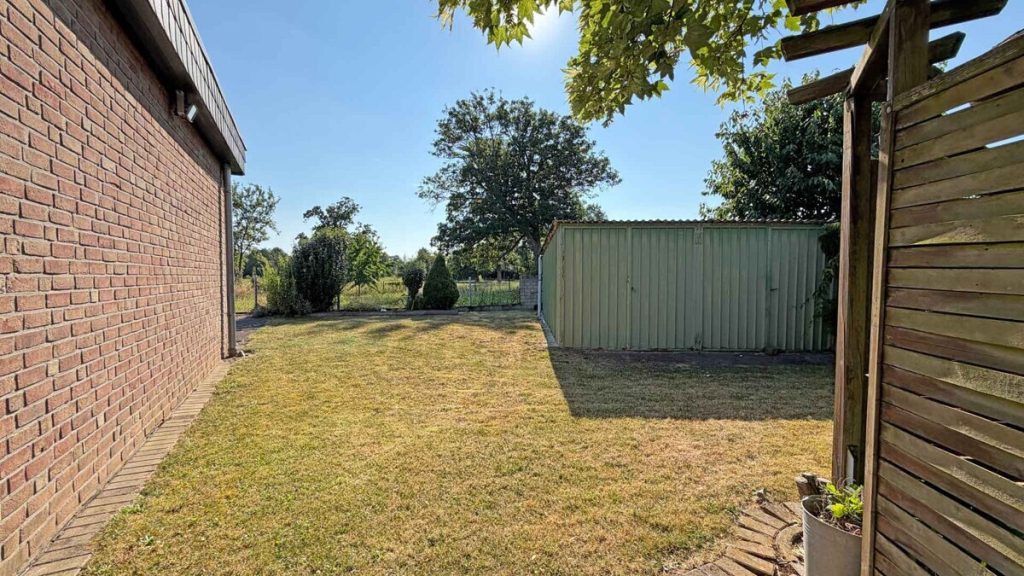 Volksbank Immobilien Niederrhein GmbH - Immobilienangebot - Alpen - Alle - Wohnen und werken! Gepflegter Bungalow mit angebauter Werkhalle in Alpen-Menzelen!