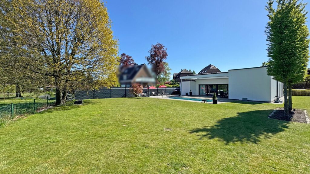 Volksbank Immobilien Niederrhein GmbH - Immobilienangebot - Wesel - Alle - Architektur trifft Lebensgefühl – Exklusiver Designer-Bungalow mit Pool in Bestlage von Lackhausen