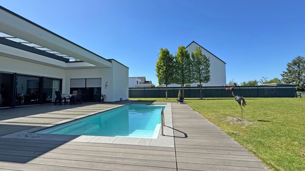 Volksbank Immobilien Niederrhein GmbH - Immobilienangebot - Wesel - Alle - Architektur trifft Lebensgefühl – Exklusiver Designer-Bungalow mit Pool in Bestlage von Lackhausen