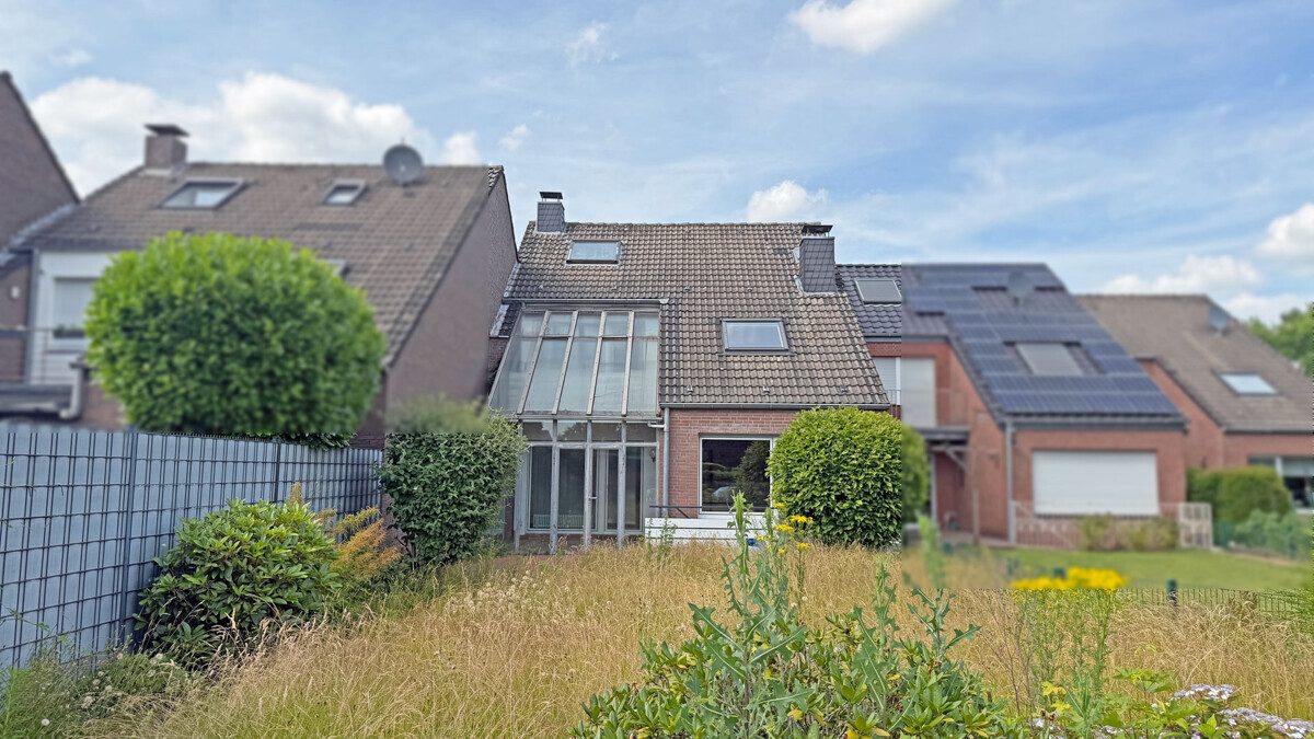 Volksbank Immobilien Niederrhein GmbH - Immobilienangebot - Voerde - Alle - Familienfreundliches Reihenmittelhaus in ruhiger Wohnlage von Voerde-Stadt!