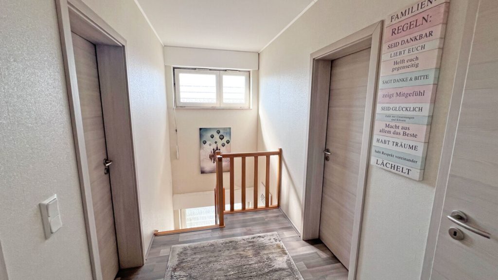 Volksbank Immobilien Niederrhein GmbH - Immobilienangebot - Rheinberg - Alle - Großzügige Maisonettewohnung mit 5 Zimmern, Balkon und TG-Stellplatz in zentraler Lage von Rheinberg